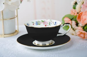 Filiżanka porcelanowa czarna kwiaty spodek 200ml