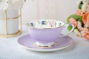 Filiżanka porcelanowa fioletowa kwiaty spodek 200 ml