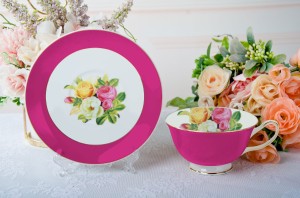 Filiżanka porcelanowa różowa kwiaty spodek 200ml