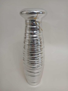 Elegancki wazon Isabell osłonka ceramiczna srebrna nieregularna nowoczesna