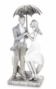 Figurka Para Ona On Kobieta Mężczyzna Miłość siedzą na sercu pod parasolem